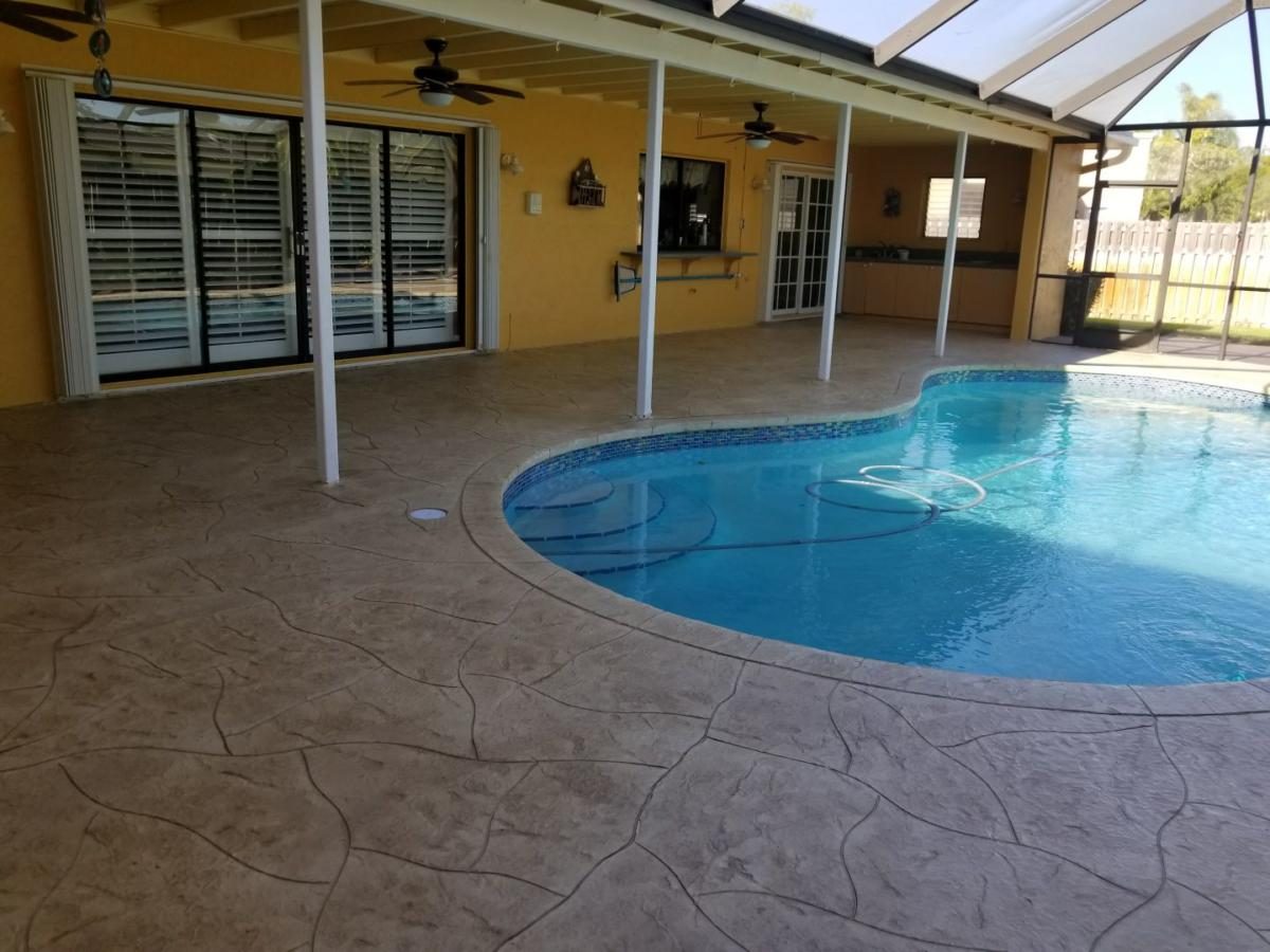 Decorative Concrete, Spraydecks & URO Tiles