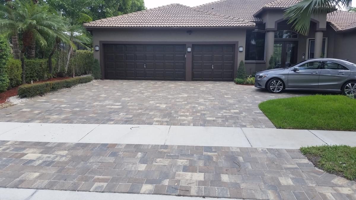 Cliff's Pools & Patios paver driveway and walkway