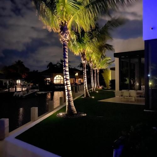 Cliff's Pools & Patios outdoor pool lighting