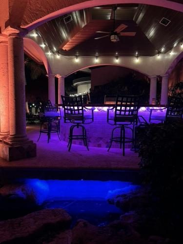 Cliff's Pools & Patios outdoor pool lighting