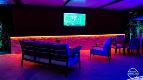 Cliff's Pools & Patios outdoor pool lighting