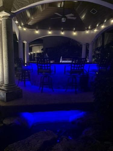 Cliff's Pools & Patios outdoor pool lighting