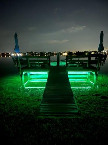 Cliff's Pools & Patios outdoor pool lighting