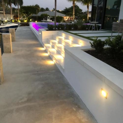 Cliff's Pools & Patios outdoor pool lighting