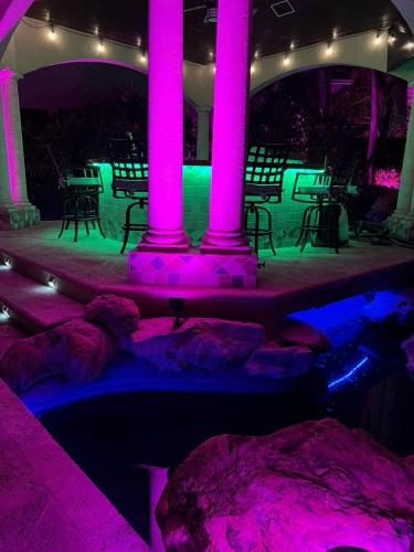 Cliff's Pools & Patios outdoor pool lighting