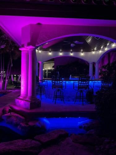 Cliff's Pools & Patios outdoor pool lighting