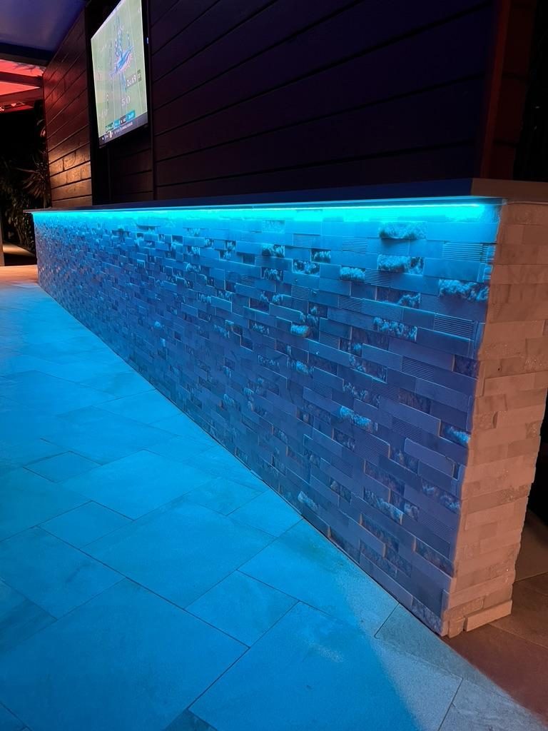 Cliff's Pools & Patios outdoor pool lighting