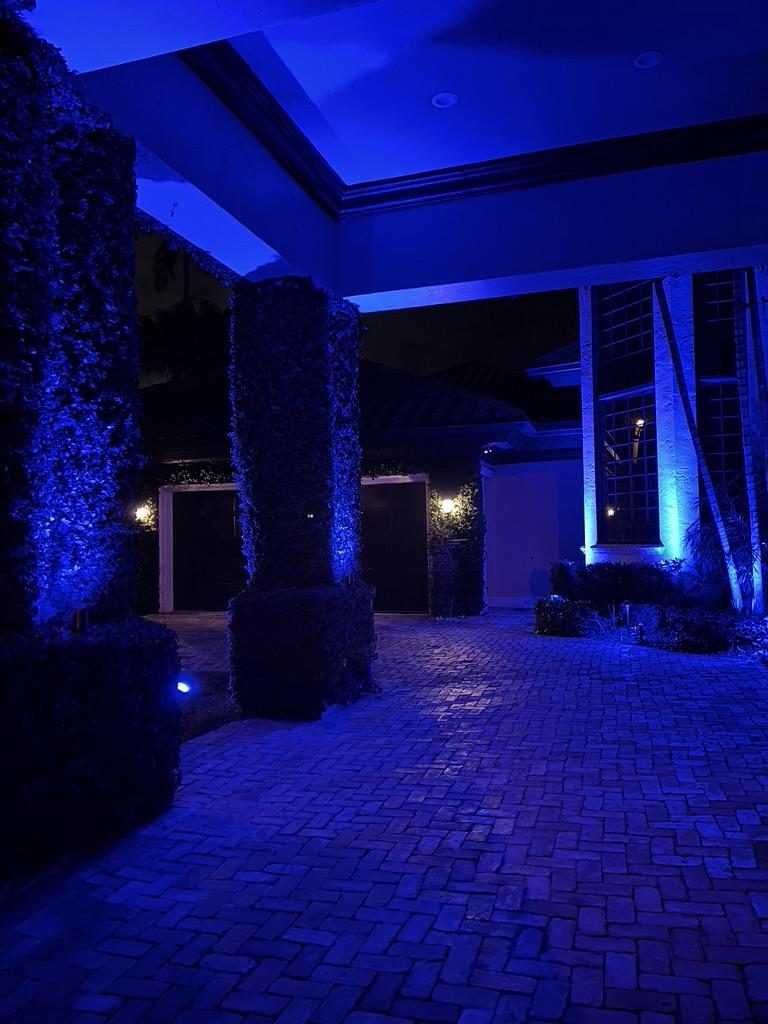 Cliff's Pools & Patios outdoor pool lighting